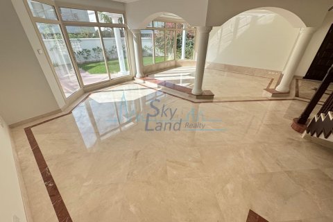 Vila di Umm Suqeim, Dubai, UEA 4 kamar tidur, 371.6 m2 nomor 632025 - foto 6