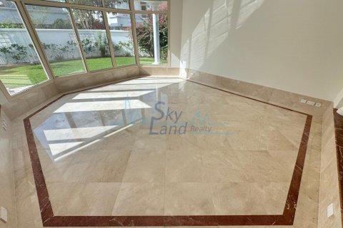 Vila di Umm Suqeim, Dubai, UEA 4 kamar tidur, 371.6 m2 nomor 632025 - foto 5