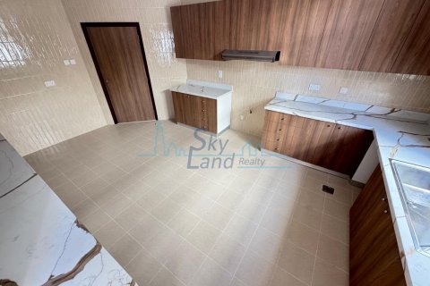 Vila di Umm Suqeim, Dubai, UEA 4 kamar tidur, 371.6 m2 nomor 632025 - foto 10