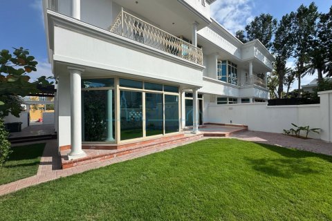 Vila di Umm Suqeim, Dubai, UEA 4 kamar tidur, 371.6 m2 nomor 632025 - foto 37