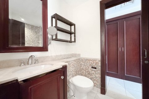 Apartment in Old Town, Dubai, UAE 1 bedroom, 72.9 sq.m. № 589342 - photo 14