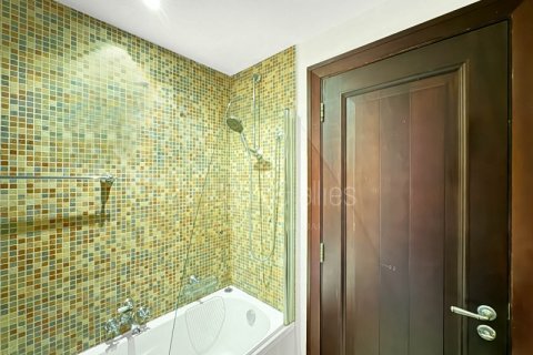 Apartment in Old Town, Dubai, UAE 1 bedroom, 72.9 sq.m. № 589342 - photo 13