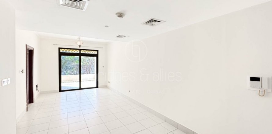 Apartment in Old Town, Dubai, UAE 1 bedroom, 72.9 sq.m. № 589342