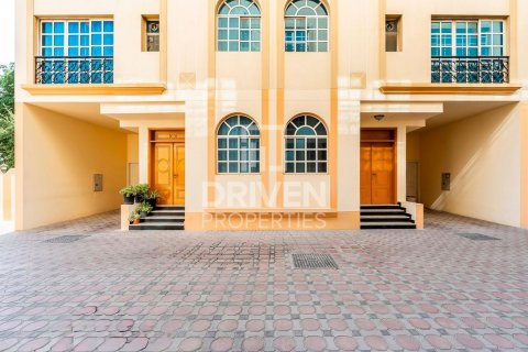 Mirdif、Dubai、UAE にあるヴィラ販売中 4ベッドルーム、1290 m2、No602280 - 写真 1