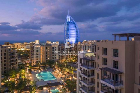 Apartment in Umm Suqeim, Dubai, UAE 2 bedrooms, 111 sq.m. № 592806 - photo 10