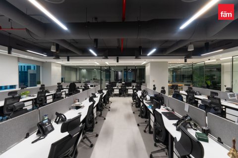 Zyrë në Business Bay, Dubai, Emiratet e Bashkuara Arabe 561.9 m2. № 591123 - Foto 4