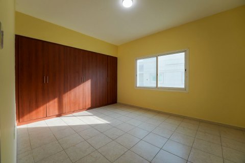 Pronë komerciale në Abu Dhabi, Emiratet e Bashkuara Arabe 4 dhoma gjumi, 249 m2. № 594736 - Foto 10