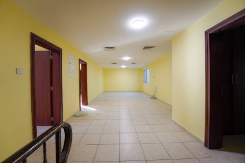 Pronë komerciale në Abu Dhabi, Emiratet e Bashkuara Arabe 4 dhoma gjumi, 249 m2. № 594736 - Foto 14