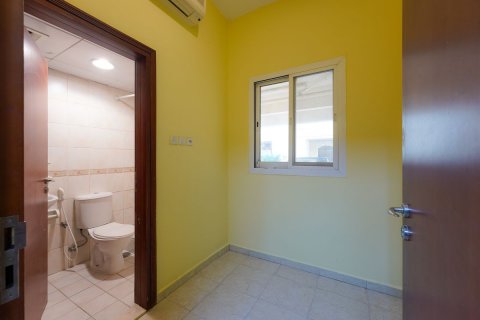 Pronë komerciale në Abu Dhabi, Emiratet e Bashkuara Arabe 4 dhoma gjumi, 249 m2. № 594736 - Foto 16