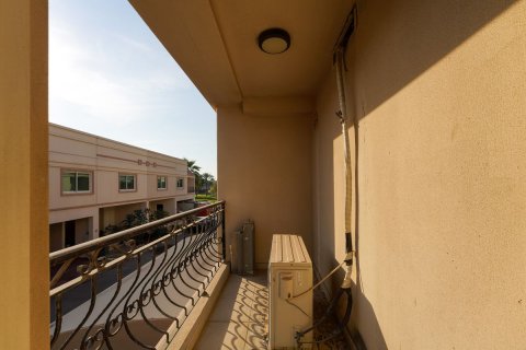 Pronë komerciale në Abu Dhabi, Emiratet e Bashkuara Arabe 4 dhoma gjumi, 249 m2. № 594736 - Foto 24