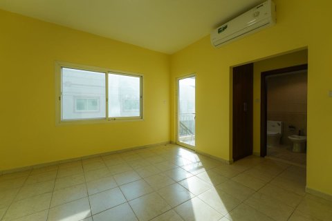 Pronë komerciale në Abu Dhabi, Emiratet e Bashkuara Arabe 4 dhoma gjumi, 249 m2. № 594736 - Foto 12