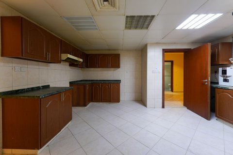 Pronë komerciale në Abu Dhabi, Emiratet e Bashkuara Arabe 4 dhoma gjumi, 249 m2. № 594736 - Foto 17