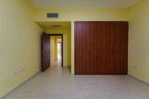 Pronë komerciale në Abu Dhabi, Emiratet e Bashkuara Arabe 4 dhoma gjumi, 249 m2. № 594736 - Foto 8