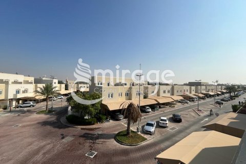 Townhouse in Al Reef, Abu Dhabi, UAE 4 bedrooms, 180.2 sq.m. № 596894 - photo 1
