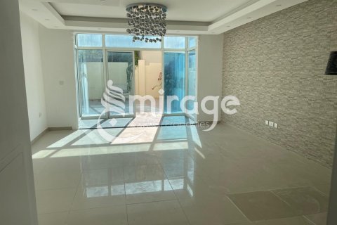 Townhouse in Al Reef, Abu Dhabi, UAE 4 bedrooms, 180.2 sq.m. № 596894 - photo 3