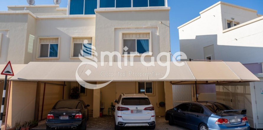 Vila v Al Reef, Abu Dhabi, SAE 5 ložnice, 273.3 m² Č.: 597176