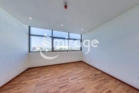Vilë në Abu Dhabi, Emiratet e Bashkuara Arabe 6 dhoma gjumi, 841.1 m2. № 596892 - Foto 5