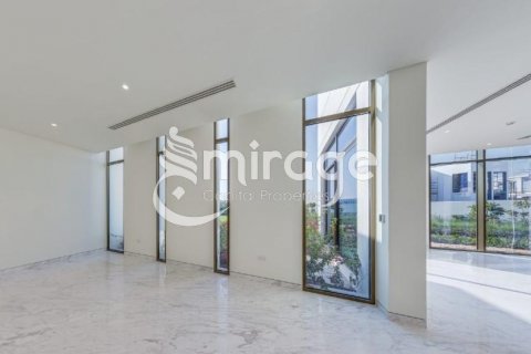 Vilë në Abu Dhabi, Emiratet e Bashkuara Arabe 6 dhoma gjumi, 841.1 m2. № 596892 - Foto 7