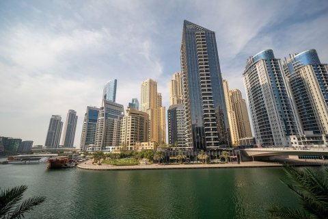 Commercial property in Dubai Marina, UAE 211 sq.m. № 593890 - photo 1