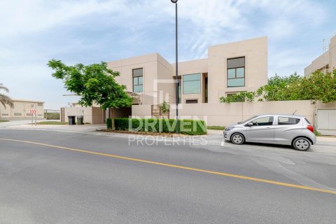 Vilë në Meydan, Dubai, Emiratet e Bashkuara Arabe 5 dhoma gjumi, 910 m2. № 603119 - Foto 10
