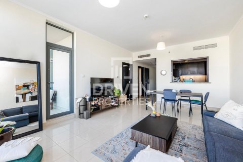Apartment in The Views, Dubai, UAE 1 bedroom, 83 sq.m. № 602342 - photo 1