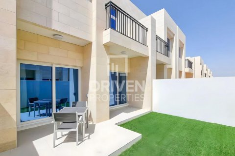 Townhouse in DAMAC Hills (Akoya by DAMAC), Dubai, UAE 4 bedrooms, 217 sq.m. № 602499 - photo 1
