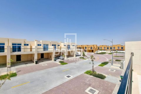 Townhouse in DAMAC Hills (Akoya by DAMAC), Dubai, UAE 4 bedrooms, 217 sq.m. № 602499 - photo 16