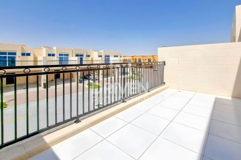 Townhouse in DAMAC Hills (Akoya by DAMAC), Dubai, UAE 4 bedrooms, 217 sq.m. № 602499 - photo 9