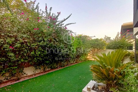 Vila v Dubai Hills Estate, SAE 4 ložnice, 283.2 m² Č.: 624551 - fotografie 25