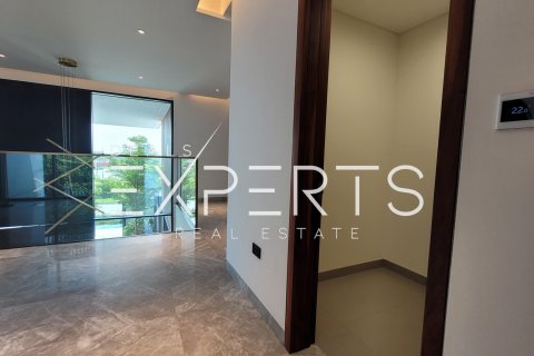 Huvila Saadiyat Island, Abu Dhabi, Arabiemiraatit 6 makuuhuonetta, 620.6 m2 № 550058 - kuva 12