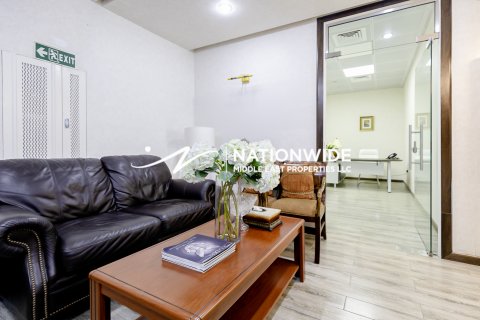 Office in Abu Dhabi, UAE 160 sq.m. № 633209 - photo 13