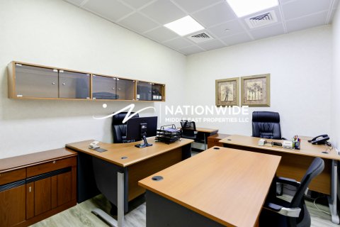 Office in Abu Dhabi, UAE 160 sq.m. № 633209 - photo 8