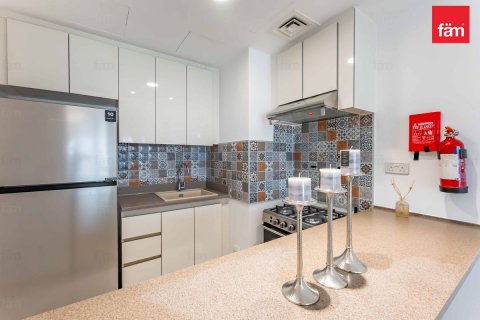 Apartmen di Motor City, Dubai, UAE 1 bilik tidur, 72.2 meter persegi № 621403 - foto 11