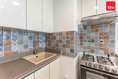 Apartmen di Motor City, Dubai, UAE 1 bilik tidur, 72.2 meter persegi № 621403 - foto 12