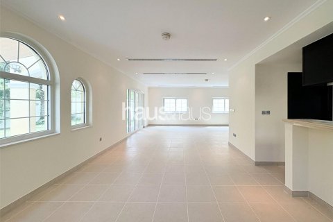 فيلا للإيجار في Jumeirah Park، دبي، الإمارات العربية المتحدة 3 غرفة نوم ، 328 متر مربع ، رقم 626463 - صورة 3