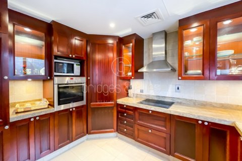 Apartment in Old Town, Dubai, UAE 1 bedroom, 93.6 sq.m. № 628907 - photo 4