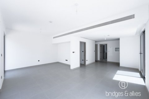 Vilă de închiriat în Dubai, EAU 4 dormitoare, 316.9 mp.  №628911 - poză 2