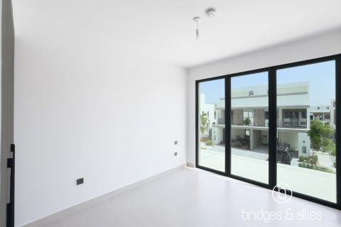 Vilă de închiriat în Dubai, EAU 4 dormitoare, 316.9 mp.  №628911 - poză 13