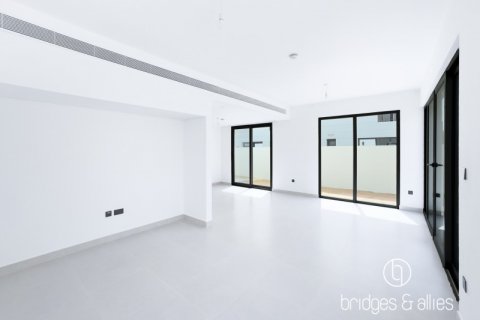 Vilă de închiriat în Dubai, EAU 4 dormitoare, 316.9 mp.  №628911 - poză 5