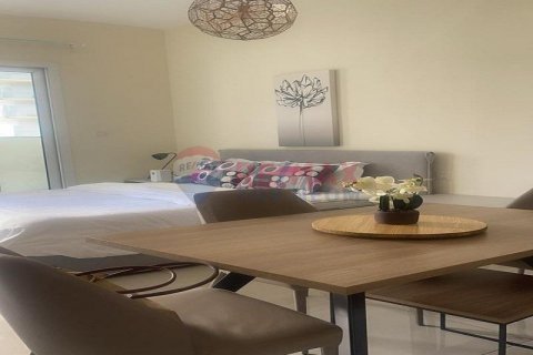 Apartment in Business Bay, Dubai, UAE 45.7 sq.m. № 574800 - photo 2