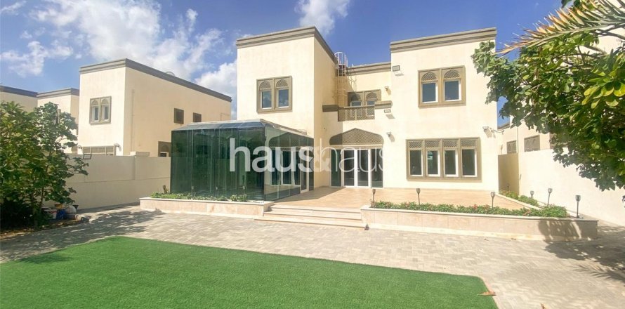 Vilë në Jumeirah Park, Dubai, Emiratet e Bashkuara Arabe 3 dhoma gjumi, 325 m2. № 626436