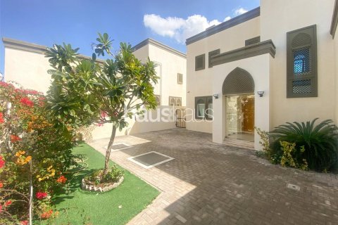 Vilë në Jumeirah Park, Dubai, Emiratet e Bashkuara Arabe 3 dhoma gjumi, 325 m2. № 626436 - Foto 14