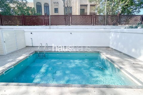 Villa zur Miete in Umm Suqeim, Dubai, VAE 4 Schlafzimmer, 372 m2 Nr. 626575 - Foto 14