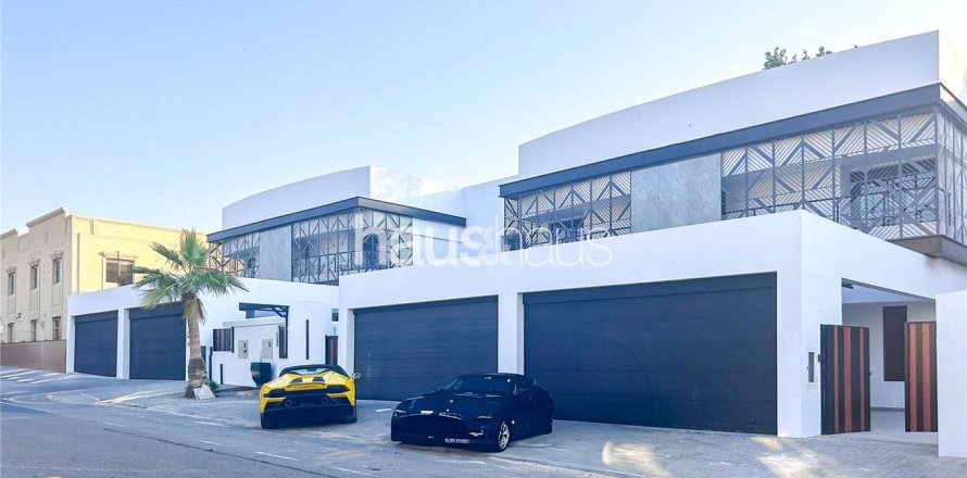Villa in Umm Suqeim, Dubai, VAE: 4 Schlafzimmer, 372 m2 Nr. 626575