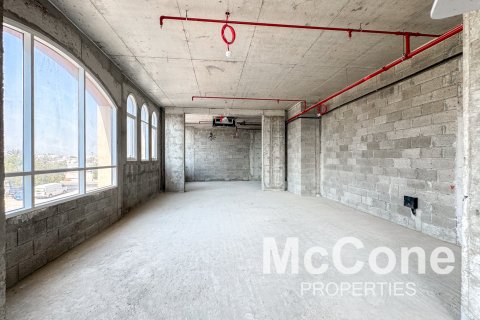 Shop in Al Rashidiya, Dubai, UAE 350.06 sq.m. № 586955 - photo 1