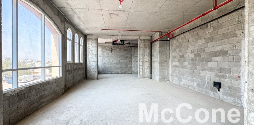 Shop in Al Rashidiya, Dubai, UAE 350.06 sq.m. № 586955