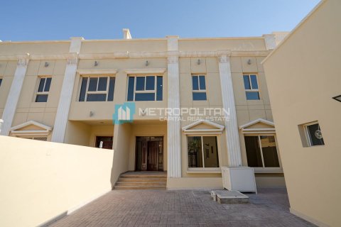 Commercial property in Al Nahyan Camp, Abu Dhabi, UAE 4 bedrooms, 310 sq.m. № 594961 - photo 13