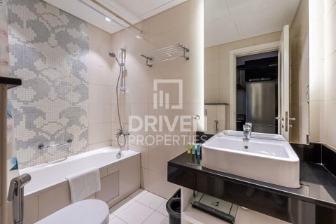 Apartment in Business Bay, Dubai, UAE 1 room, 40 sq.m. № 601623 - photo 12