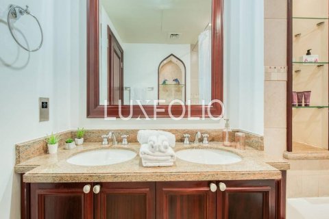 Apartment in Old Town, Dubai, UAE 2 bedrooms, 126 sq.m. № 627534 - photo 8