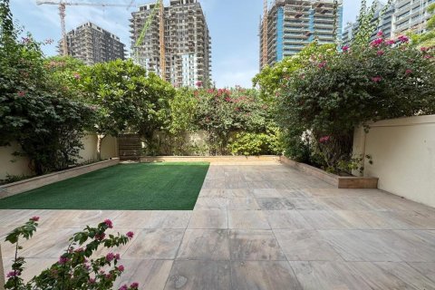 Shtëpi në qytet në Dubai Sports City, Emiratet e Bashkuara Arabe 4 dhoma gjumi, 247 m2. № 628571 - Foto 14